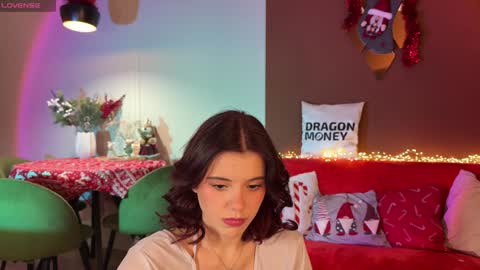 Snapshot of waki_lucky chatting on December 27, 2024, 2:33 pm Mia online show from December 27, 2024, 2:33 pm