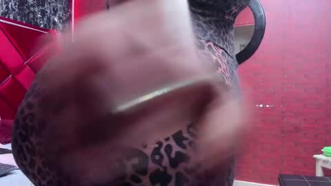 waleska   online show from November 28, 2025, 12:08 pm