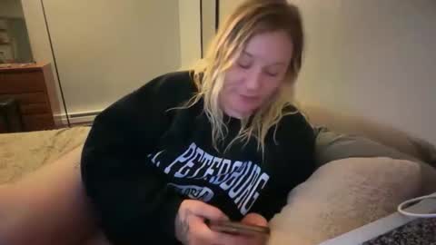 Snapshot of wall2wall0 chatting on February 27, 2026, 6:57 am Queen Kay online show from February 27, 2026, 6:57 am