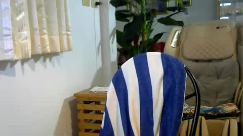 Snapshot of walleja chatting on September 27, 2025, 12:43 pm walleja online show from September 27, 2025, 12:43 pm