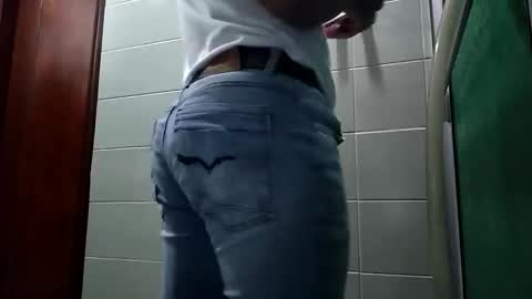 Snapshot of waltherfeet_ chatting on April 1, 2026, 4:15 pm WaltherFeet online show from April 1, 2026, 4:15 pm
