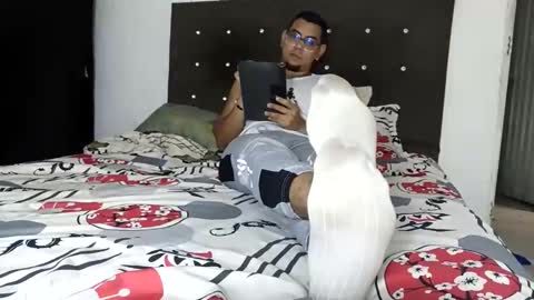 Snapshot of waltherfeet_ chatting on April 23, 2026, 5:15 pm WaltherFeet online show from April 23, 2026, 5:15 pm
