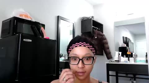 wanderlustgaal online show from February 8, 2026, 6:22 pm