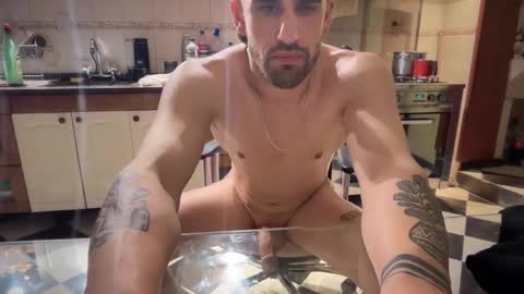 wearetwo online show from November 13, 2025, 4:55 am