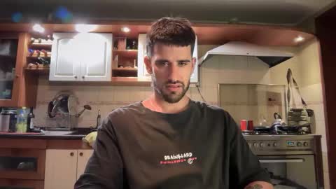 wearetwo online show from December 4, 2025, 2:54 am