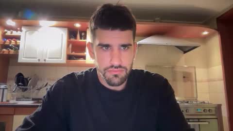 wearetwo online show from December 16, 2025, 1:21 am