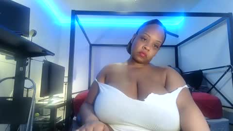 LAUREN LUSH online show from February 8, 2025, 8:09 am
