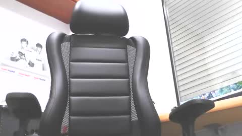 waterman__30 online show from December 22, 2025, 12:02 pm