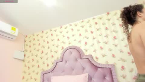Snapshot of watson_crystal00 chatting on August 5, 2026, 2:42 pm Milf Latina online show from August 5, 2026, 2:42 pm