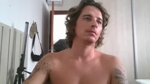 wave_boyy online show from March 18, 2026, 3:37 pm