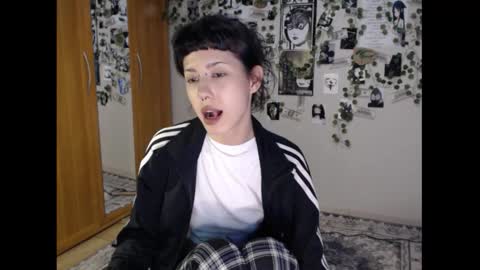 Mina online show from September 8, 2025, 9:58 pm