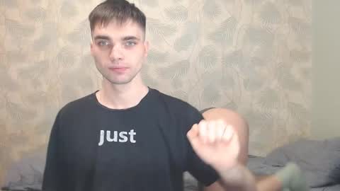 Lia and Artur online show from December 5, 2025, 6:37 pm