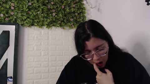 Trixie 3 online show from January 17, 2025, 9:50 pm