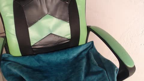 Trixie 3 online show from November 14, 2025, 1:54 pm