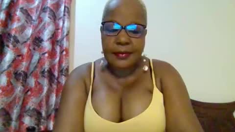 Snapshot of weaverbird25 chatting on January 10, 2026, 8:21 pm weaverbird25 online show from January 10, 2026, 8:21 pm