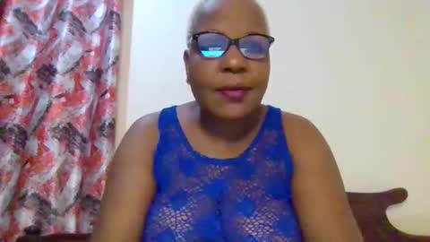 Snapshot of weaverbird25 chatting on February 11, 2026, 8:36 pm weaverbird25 online show from February 11, 2026, 8:36 pm