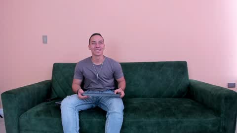 Jhonny Dick  his neighbors. online show from December 11, 2024, 7:46 pm