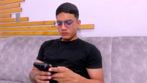 Snapshot of web_gammer_ chatting on October 3, 2025, 7:22 pm Jhonny Dick his neighbors. online show from October 3, 2025, 7:22 pm