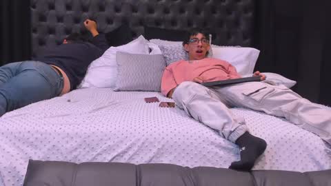 Jhonny Dick  his neighbors. online show from April 21, 2026, 8:01 pm