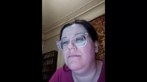 Marina online show from April 5, 2026, 9:56 pm