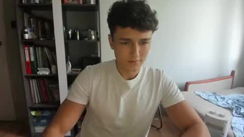 wee_willy_winky online show from May 28, 2026, 2:36 pm