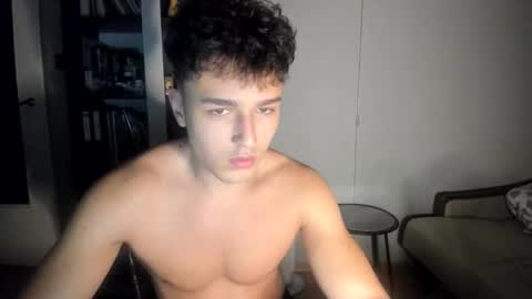 wee_willy_winky online show from June 10, 2026, 11:24 pm