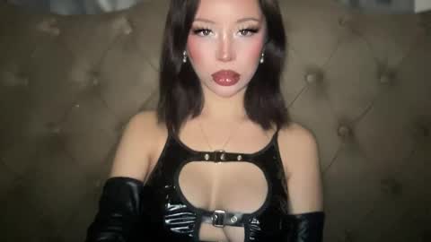 Marie Pelie online show from October 27, 2025, 12:36 am