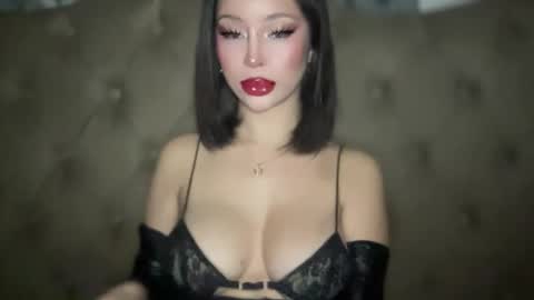 Marie Pelie online show from October 28, 2025, 9:39 pm