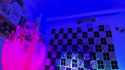 weed420moni online show from March 26, 2026, 5:24 am