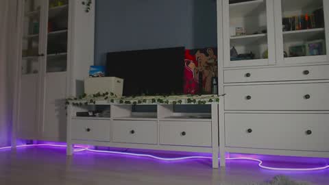 Snapshot of weed_princesss chatting on December 6, 2024, 1:11 pm moon online show from December 6, 2024, 1:11 pm