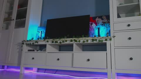 Snapshot of weed_princesss chatting on December 9, 2024, 4:26 pm moon online show from December 9, 2024, 4:26 pm