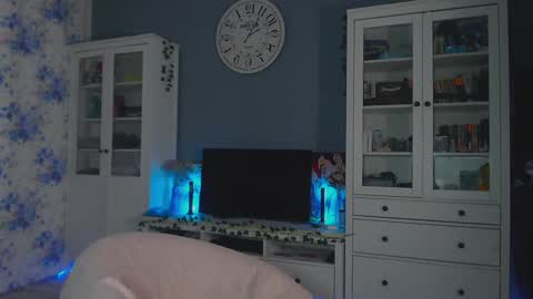 Snapshot of weed_princesss chatting on January 23, 2025, 12:09 pm moon online show from January 23, 2025, 12:09 pm