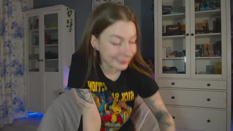 Snapshot of weed_princesss chatting on January 28, 2025, 12:22 pm moon online show from January 28, 2025, 12:22 pm