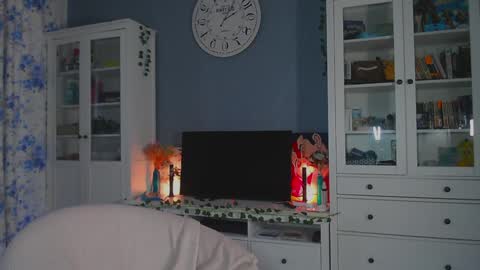 Snapshot of weed_princesss chatting on January 31, 2025, 11:56 am moon online show from January 31, 2025, 11:56 am