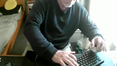 Snapshot of wellkrakenwell chatting on November 5, 2025, 7:25 pm wellkrakenwell online show from November 5, 2025, 7:25 pm