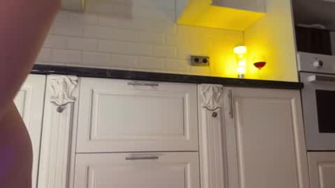 Snapshot of wendy_amber chatting on January 5, 2025, 8:21 pm Daisy online show from January 5, 2025, 8:21 pm