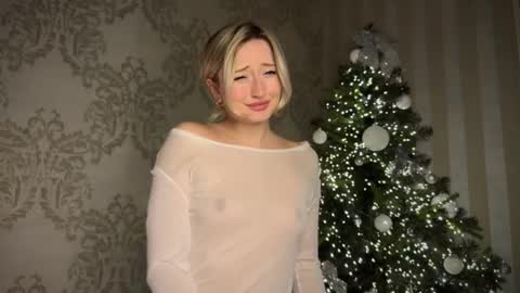 Snapshot of wendy_amber chatting on January 14, 2025, 6:28 pm Daisy online show from January 14, 2025, 6:28 pm