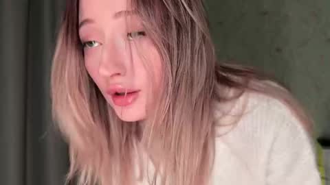 Snapshot of wendy_amber chatting on September 11, 2025, 5:35 pm Daisy online show from September 11, 2025, 5:35 pm