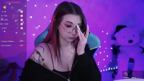 little girl who is always rightLisa online show from December 10, 2024, 2:27 am