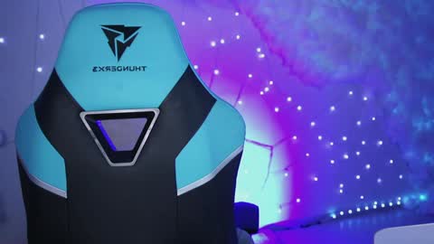 little girl who is always rightLisa online show from December 20, 2024, 2:08 am