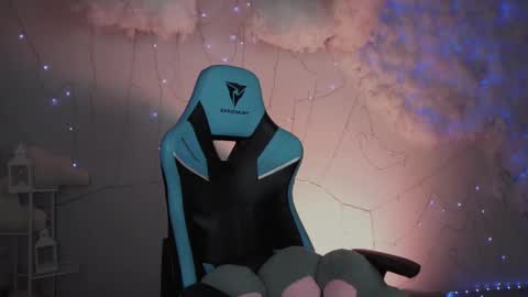 little girl who is always rightLisa online show from March 10, 2025, 1:45 am