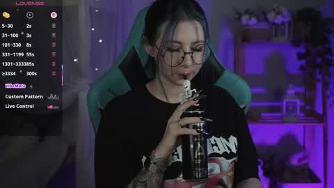 little girl who is always rightLisa online show from November 12, 2025, 2:01 am