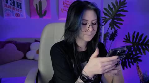 little girl who is always rightLisa online show from January 12, 2026, 1:11 am