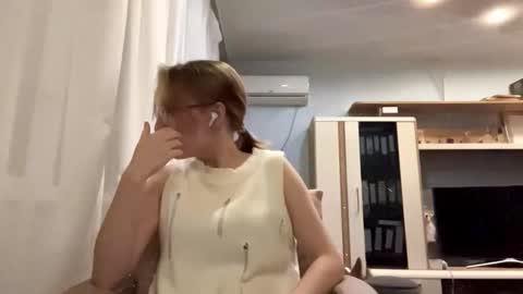 Polly online show from November 4, 2025, 2:38 pm