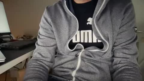 wet_adidasboy online show from November 14, 2025, 7:07 am