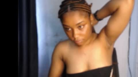 Snapshot of wet_juicypussy chatting on December 3, 2024, 9:44 am queen online show from December 3, 2024, 9:44 am