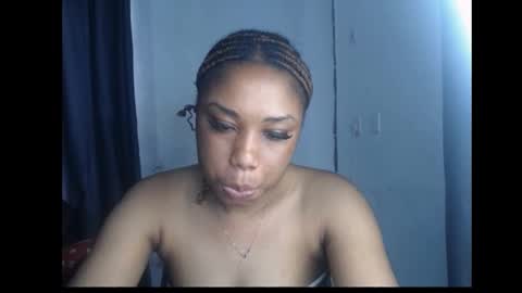 Snapshot of wet_juicypussy chatting on December 19, 2024, 7:51 am queen online show from December 19, 2024, 7:51 am