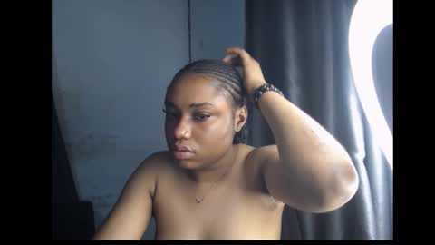 Snapshot of wet_juicypussy chatting on December 27, 2024, 6:57 am queen online show from December 27, 2024, 6:57 am