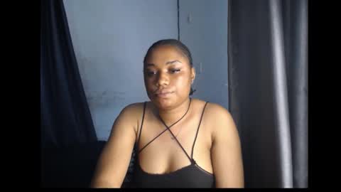 Snapshot of wet_juicypussy chatting on December 27, 2024, 1:50 pm queen online show from December 27, 2024, 1:50 pm