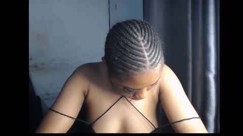 Snapshot of wet_juicypussy chatting on December 28, 2024, 6:29 pm queen online show from December 28, 2024, 6:29 pm